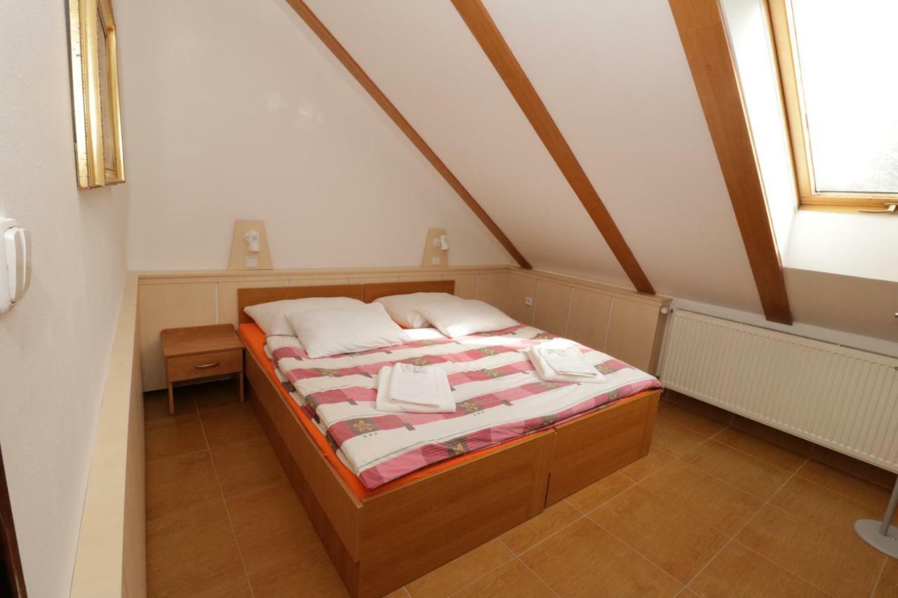 Penzion Hurka Otel Dolni Libchavy Dış mekan fotoğraf