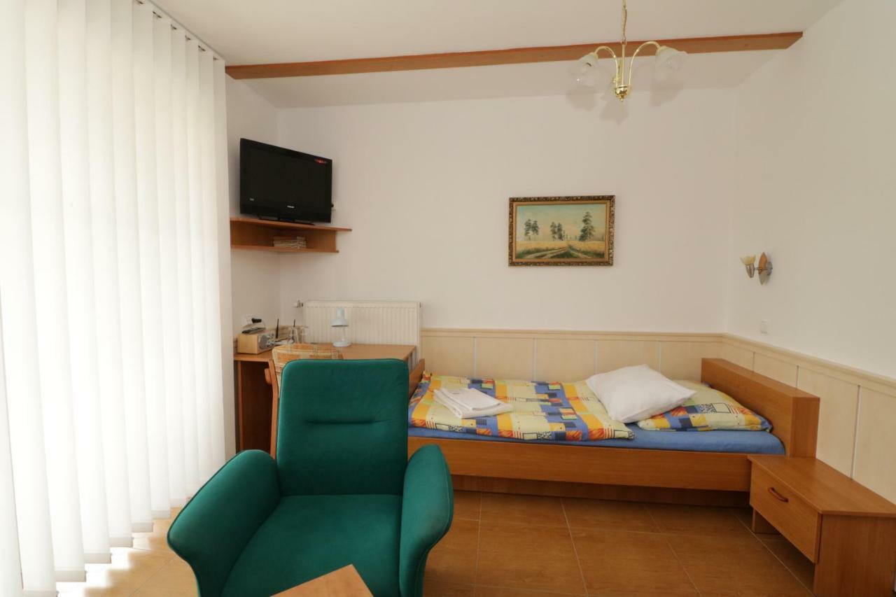 Penzion Hurka Otel Dolni Libchavy Dış mekan fotoğraf